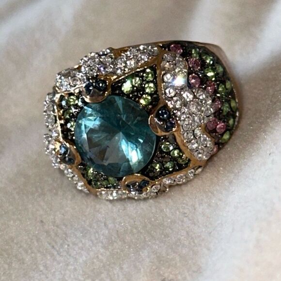 Jewelry - Bee Vintage Cocktail Ring!